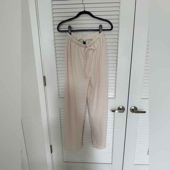 Cider V-neck Short Sleeve Tee & Knotted Wide Leg Pants Set Size Small - Picture 2 of 7